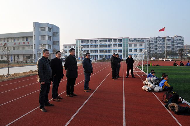 鹽城市體育局一行來淮海農場學校檢查工作